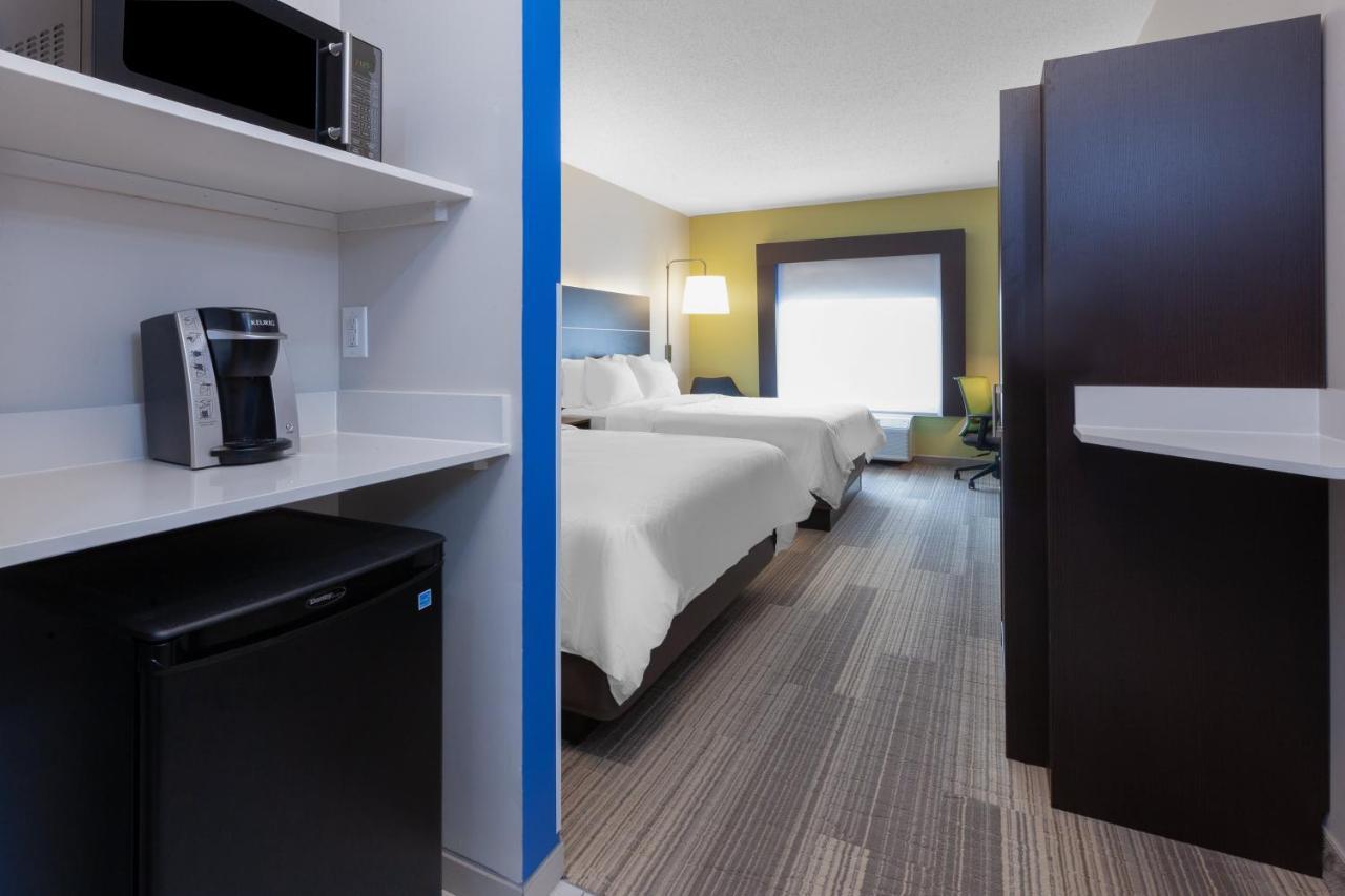 Holiday Inn Express Hotel & Suites Woodhaven By Ihg Exterior photo
