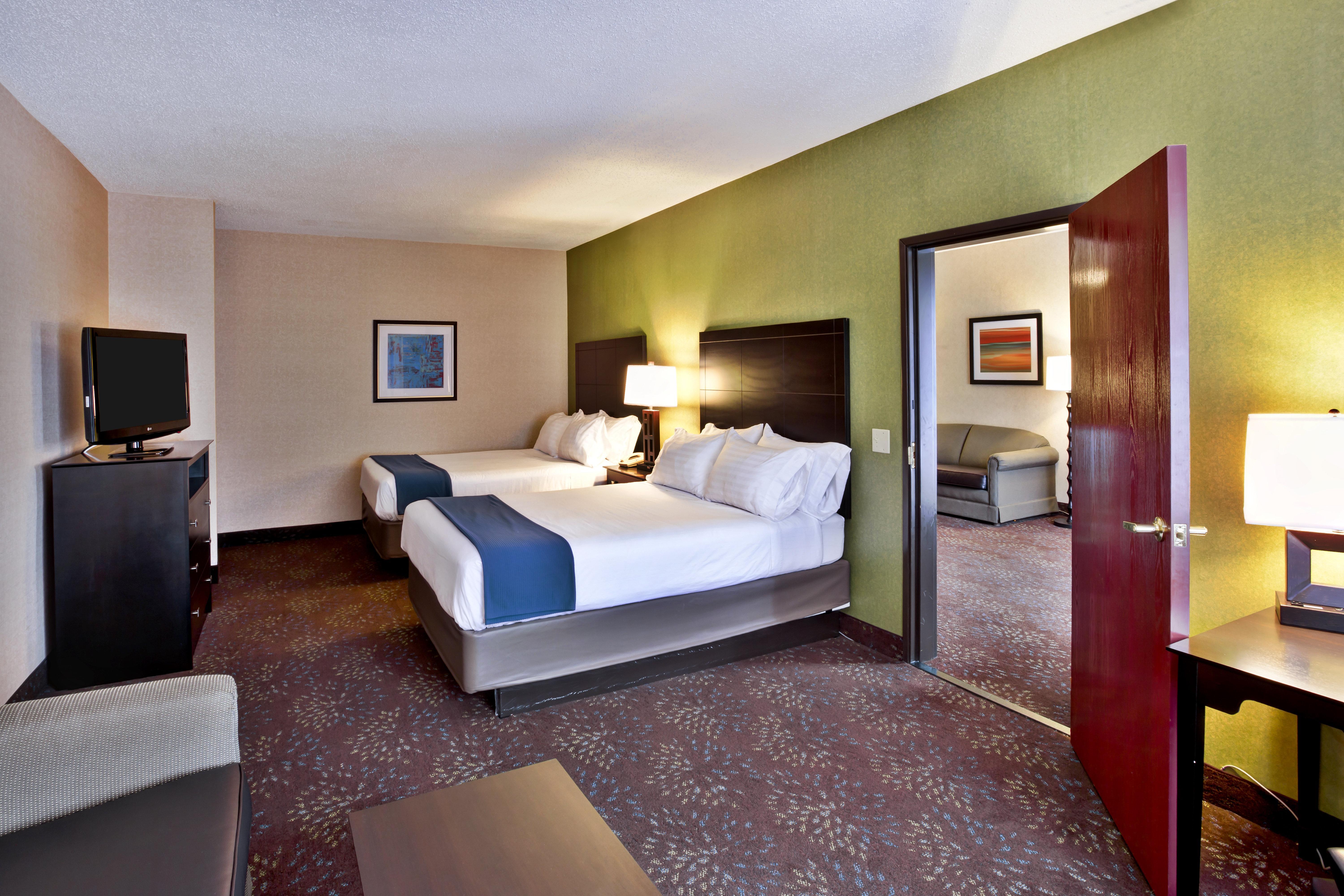 Holiday Inn Express Hotel & Suites Woodhaven By Ihg Exterior photo